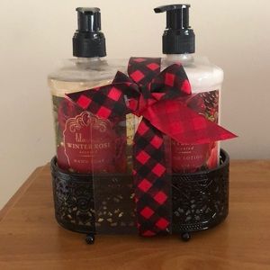 LilaGrace winter rose gift set